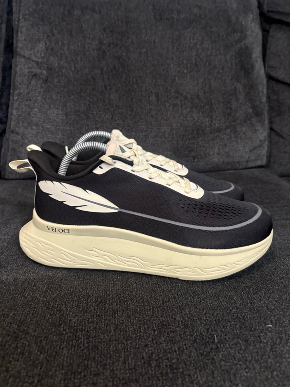 Veloci Running Shoes Men US 9 EU 41 Black Lightweight Trainers